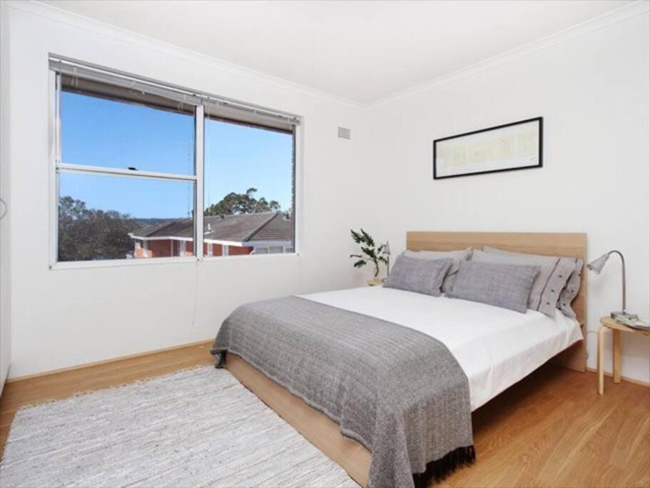 Bot01 - Balmoral Light And Airy Sydney